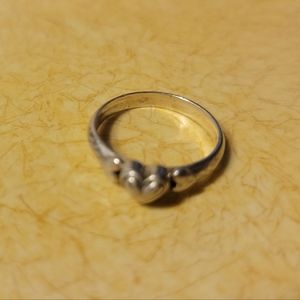 Sterling silver heart design ring; size 4